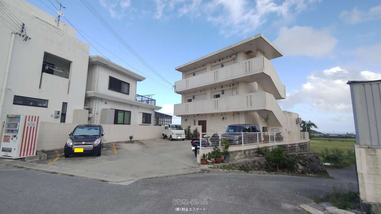 建物北側 駐車スペース