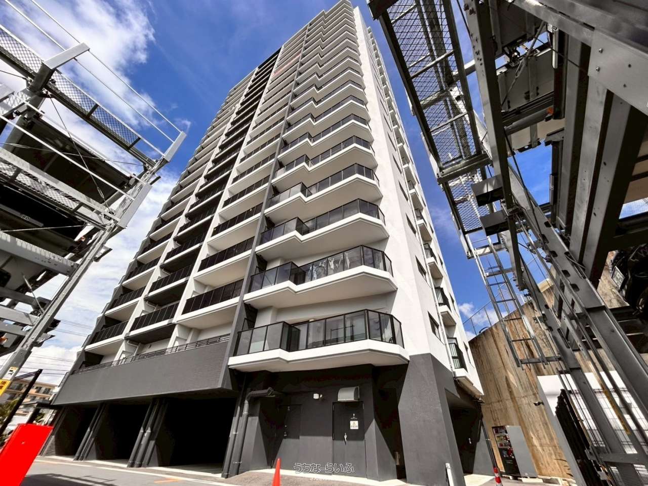 ザ・ファインタワー 2--号 / 浦添市城間4丁目 / 67.98m² / 20.56