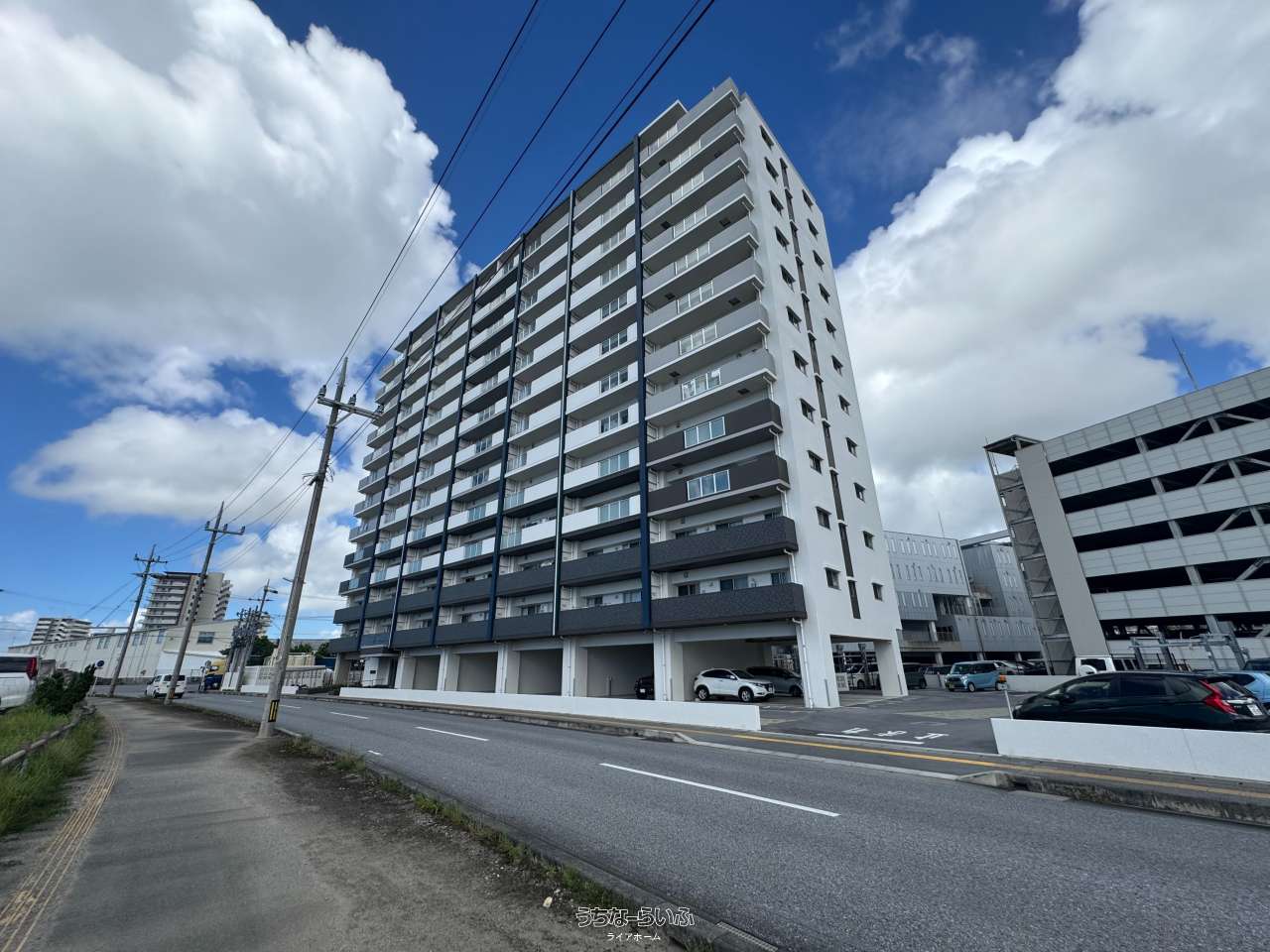 プレサンスロジェ宜野湾大山ヴォール / 宜野湾市大山7丁目 / 77.27m²