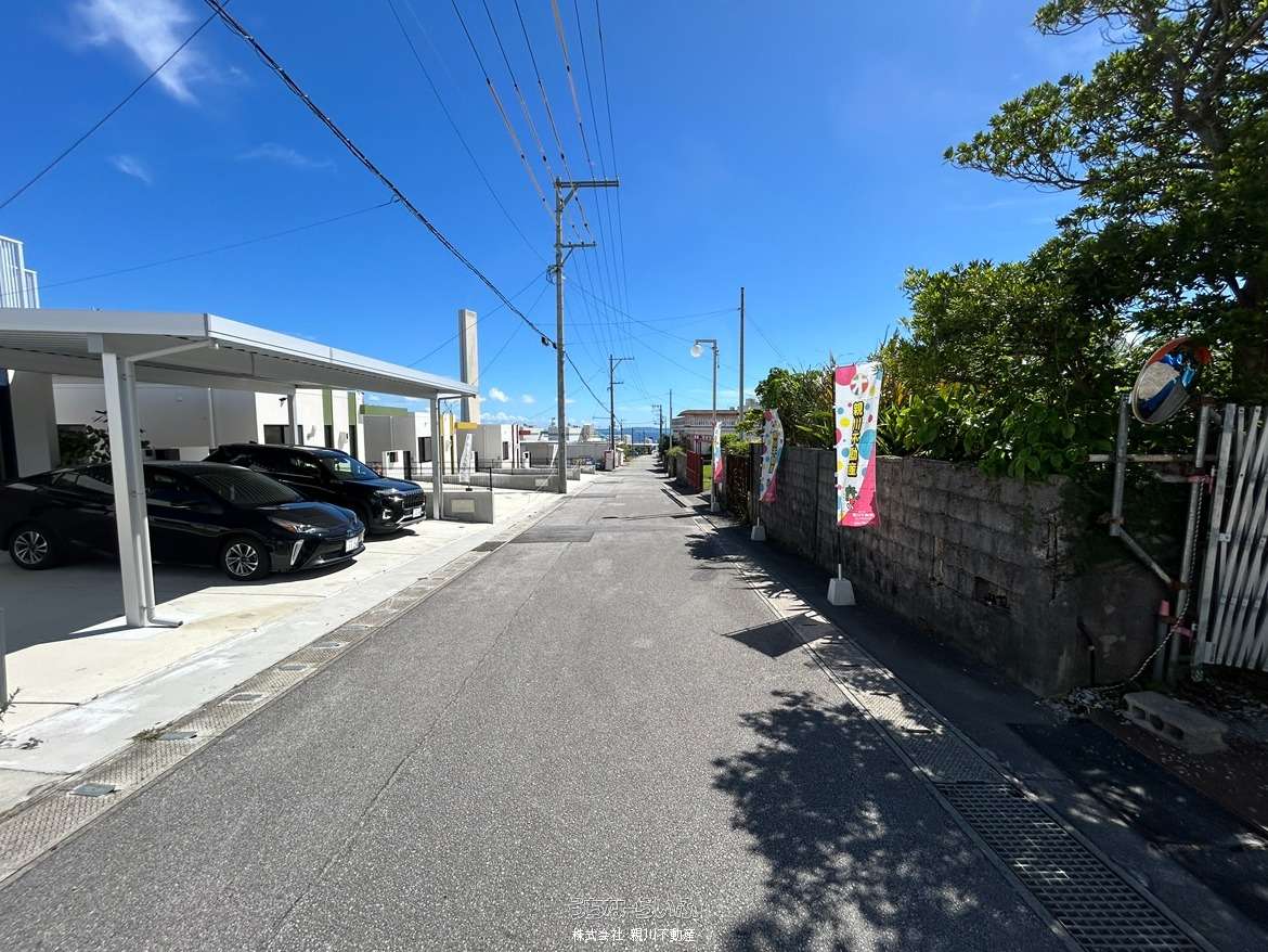 眺望 : 東側前面道路約５ｍ。（北側より撮影）