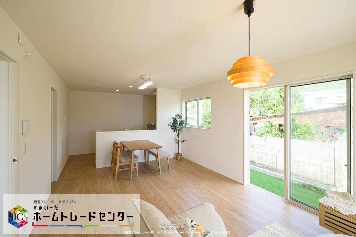 居室・リビング : 同社施工の別物件写真となります。お気軽にお問い合わせ下さい♪