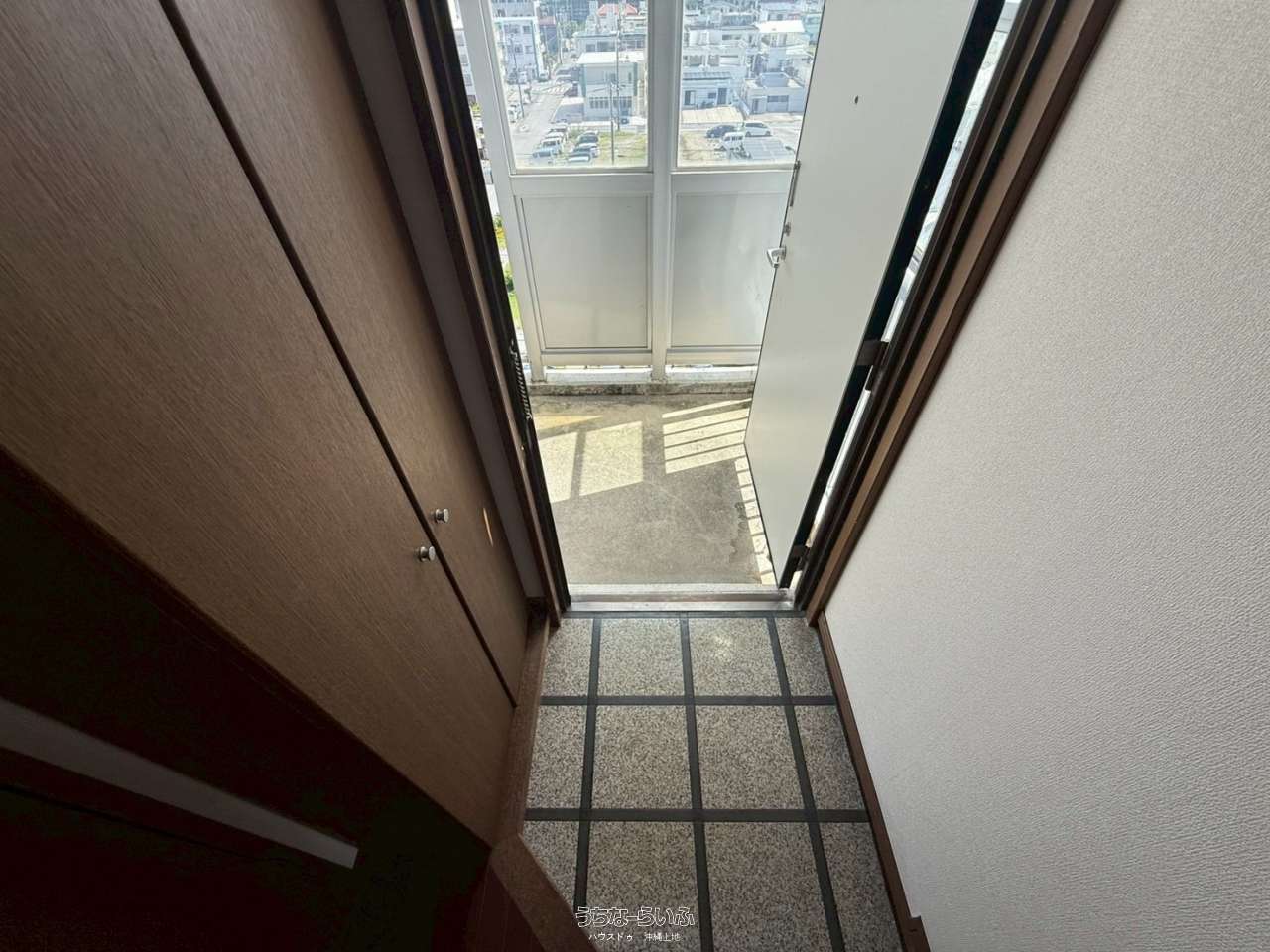 apartment 泡瀬3丁目