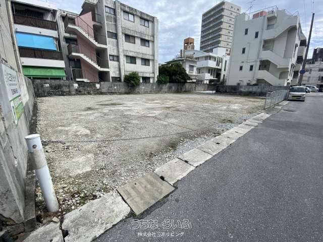 泊2丁目パーキング