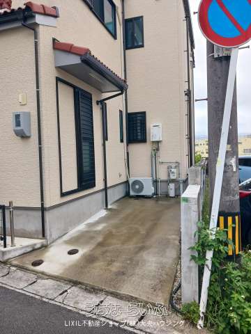 内間二丁目駐車場　軽