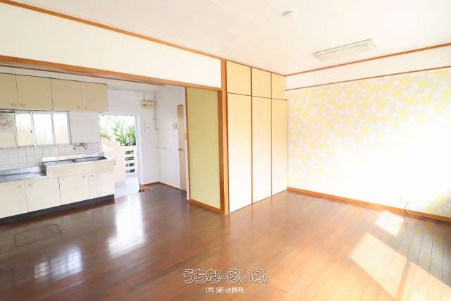 屋嘉比アパート 201号