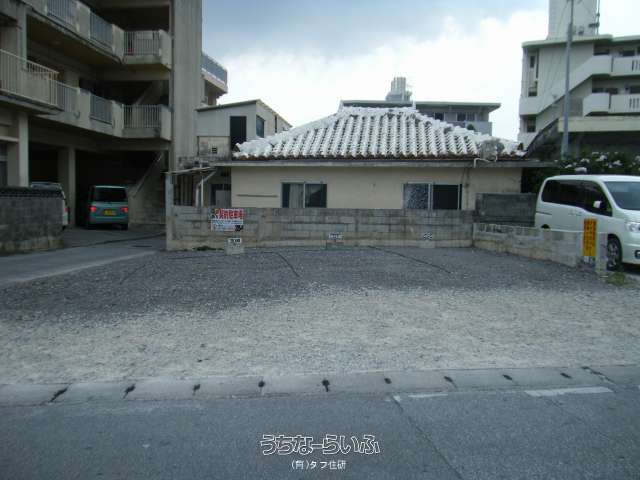 識名第6駐車場