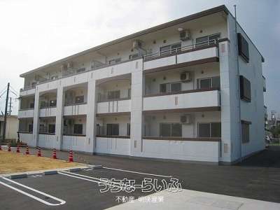 Ｄｒｅａｍ　Ｐａｌａｃｅ−邦−【西原町字兼久８７番地の２】