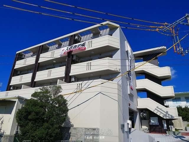 ラ　テール【浦添市伊祖１丁目⒍番５号】