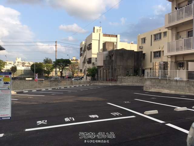 与儀市場通りパーキング