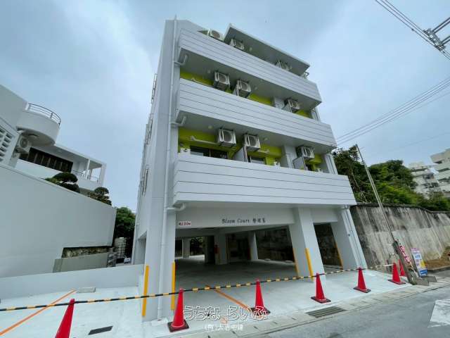 Bloom Court勢理客 パーキング