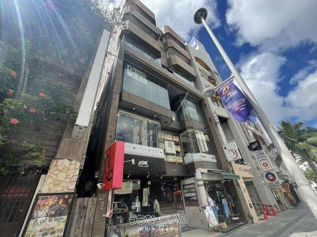 居抜き物件】那覇市中心商店街、アーケード通り沿い1階、好立地