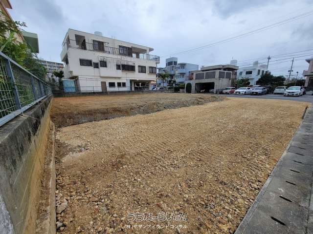 沖縄市美原四丁目 3号地