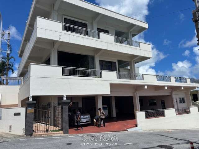 沖縄市高原　店舗付き住宅