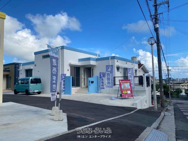 ★サンヒルズ塩屋3号棟★おしゃれな外人住宅仕様☆天井がとても高い!ブルーの外観もかわいい!