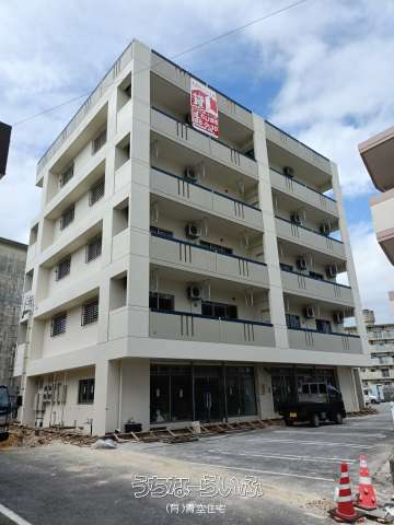 株式会社前兼久店舗兼共同住宅 101号
