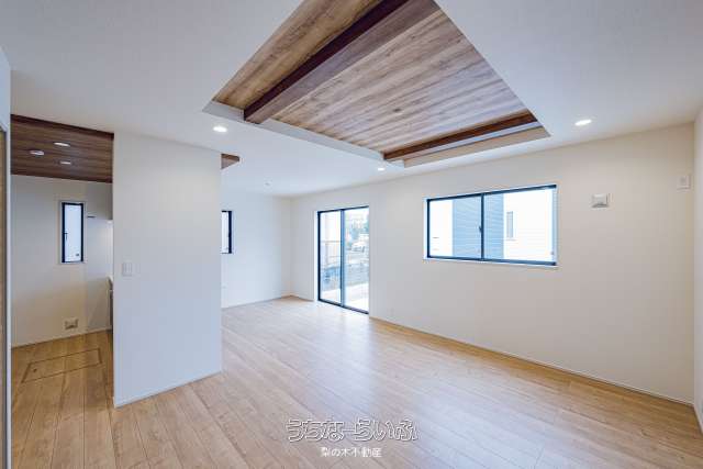 沖縄市美里4丁目　1号棟