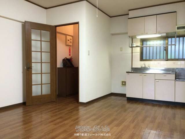 コーポ外間 201号