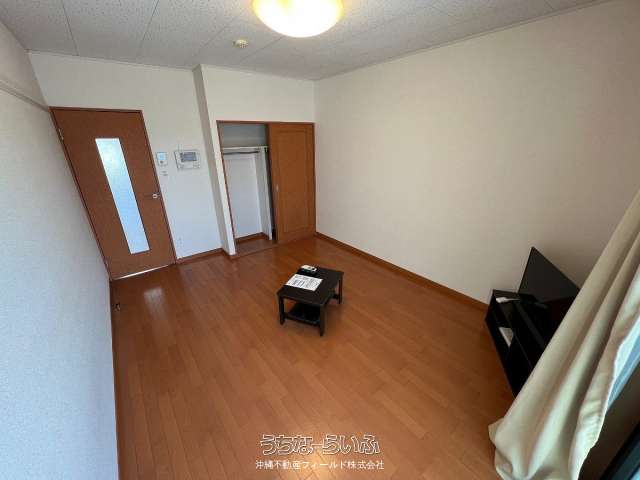 レオパレス小那覇 205号