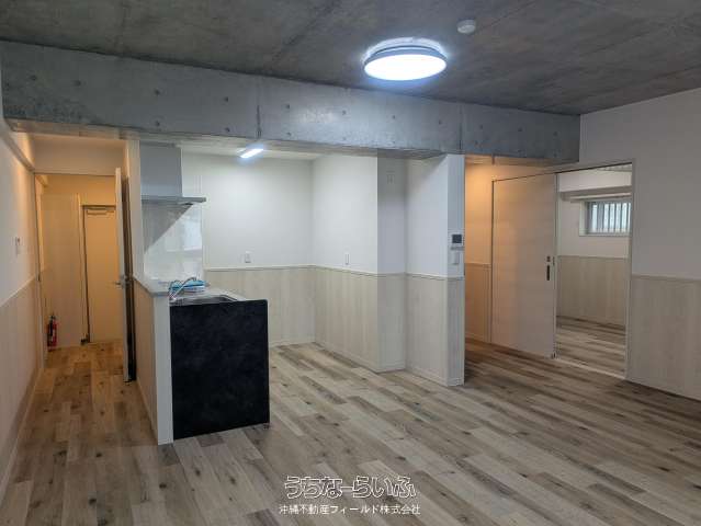 グロブ・エスAJ 402号