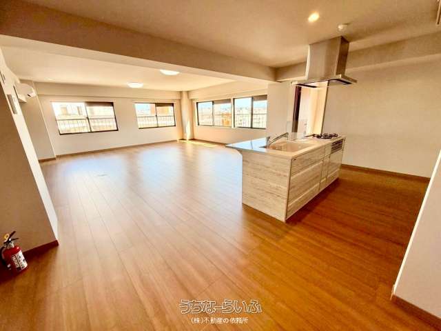 グリーンハイツ那覇 11F号