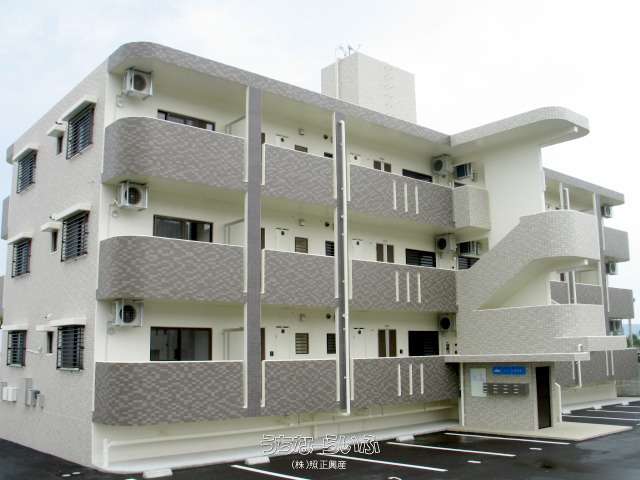 メゾンシオサイ契約駐車場