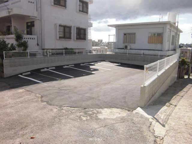 小禄駐車場