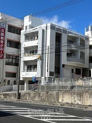 プレイズ安里 502号