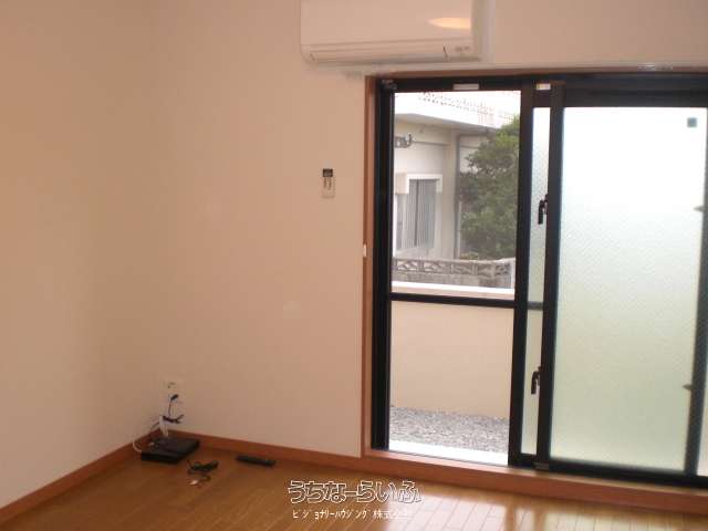 レオパレス小那覇 205号