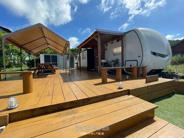 今帰仁ウェルネスビレッジ内のオーシャンビュートレーラーハウス