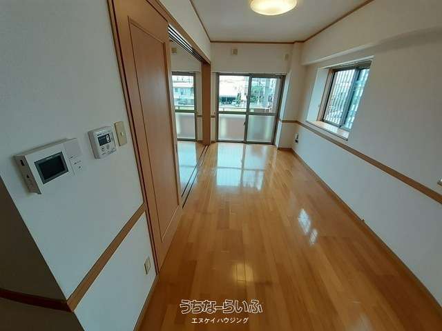 イースト・メゾン 204号