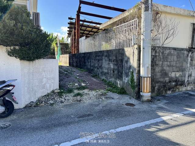 西原町字呉屋930万円