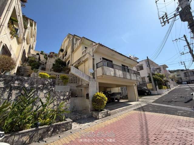 ラフィーネ首里金城町1号棟 205号