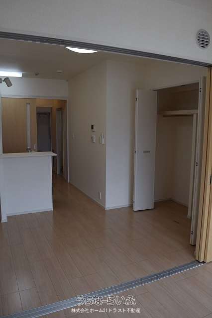 メゾン・ファミール開南 701号