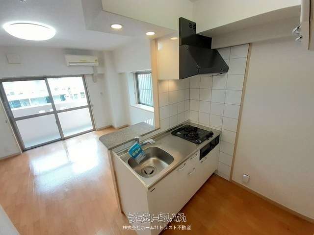 ニューアメニティービラ壼屋 303号