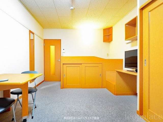 レオパレス首里城下町 106号