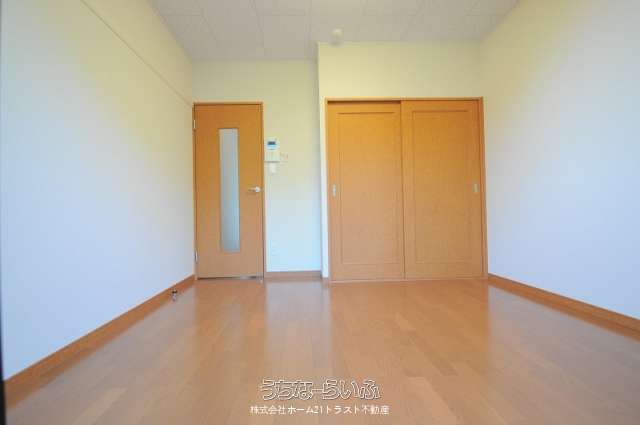レオパレス二中前一 102号