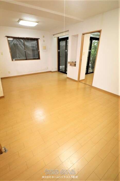 サザナフラッツ 101号