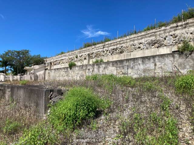 今帰仁村運天の墓地