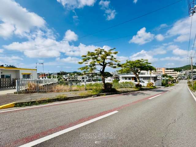 八重瀬町 外間 大通り沿い