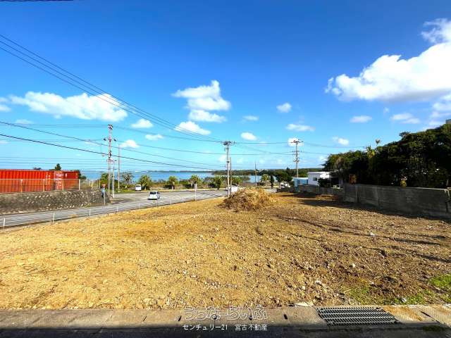 【土地】下地 与那覇湾に面した角地　284坪　原野