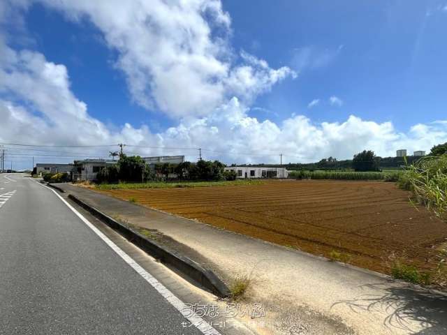 平良西仲宗根　添道の大通り沿いの大きな土地　約1,071坪　畑