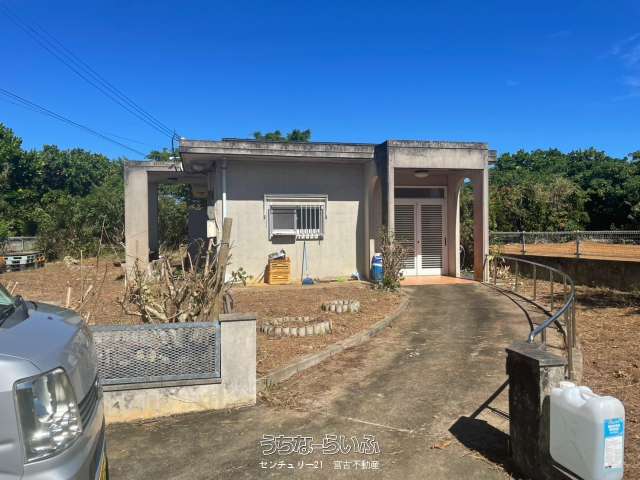 平良荷川取　砂山ビーチ近く RC造平屋建2LDK 建物21坪 土地130坪