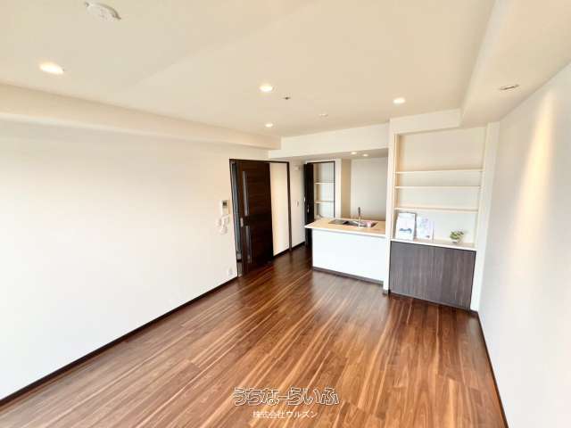  data-sub-html="captionMadori" 