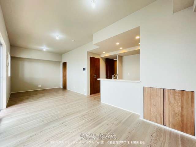 ワイズエステムコート新都心銘苅 10--号