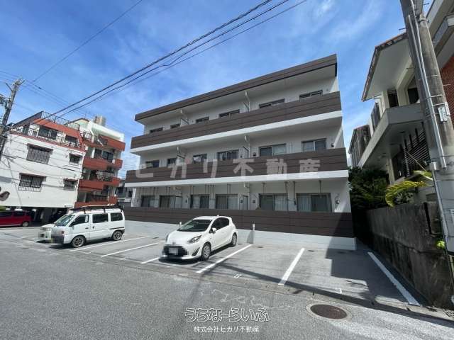 Pine Tree House 102号