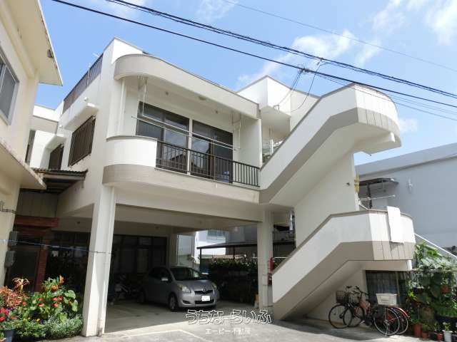 比嘉アパート 201号