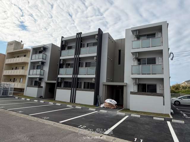 コーポ仲栄Ⅱ 303号