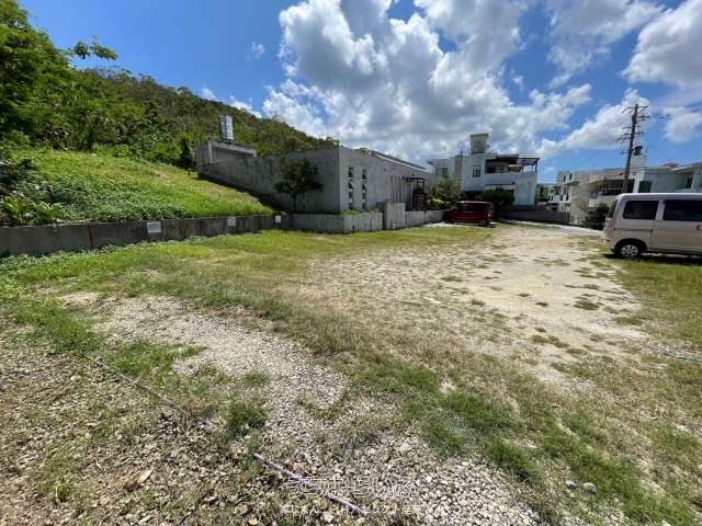 与那原月極駐車場