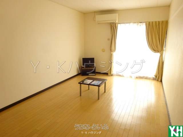 レオパレスラウレア 201号