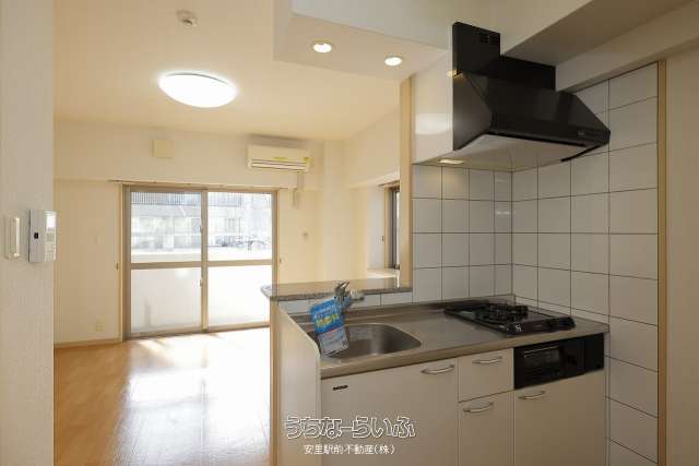 ニューアメニティービラ壼屋 303号